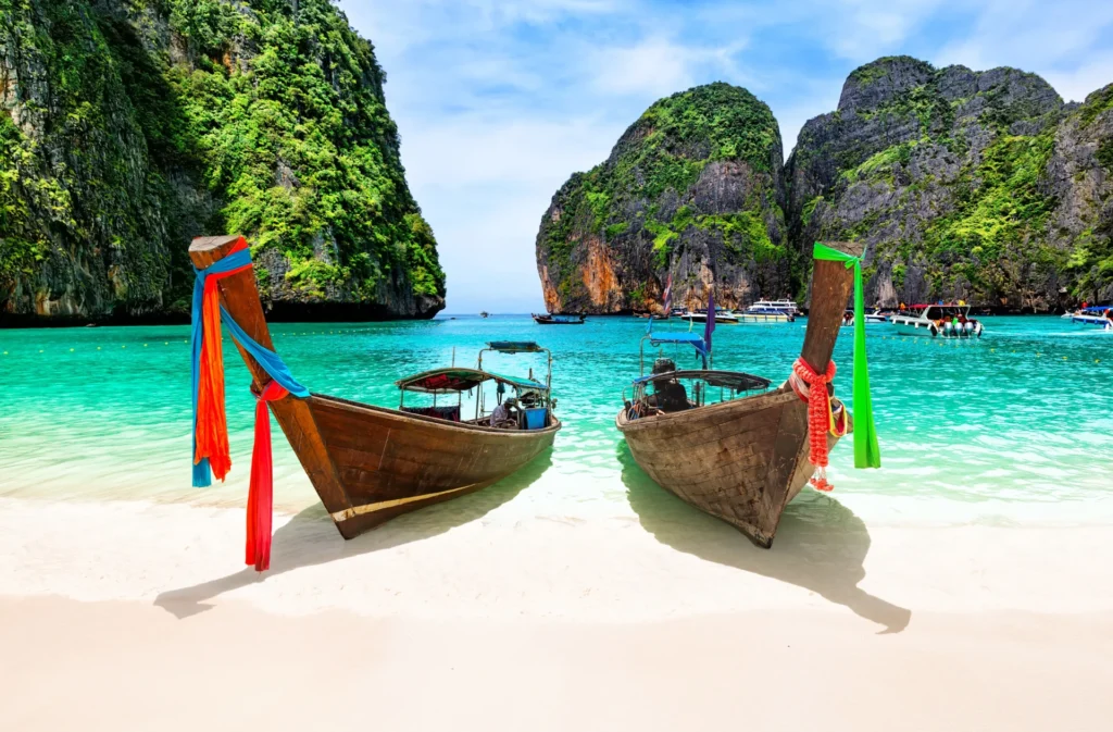 thai-traditional-wooden-longtail-boat-and-blue-sky-in-Maya-bay-Thailand